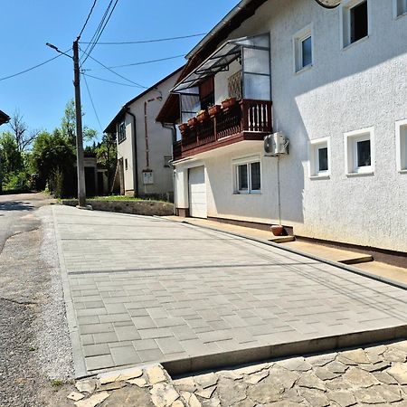 Rooms Garden Слунь Екстер'єр фото