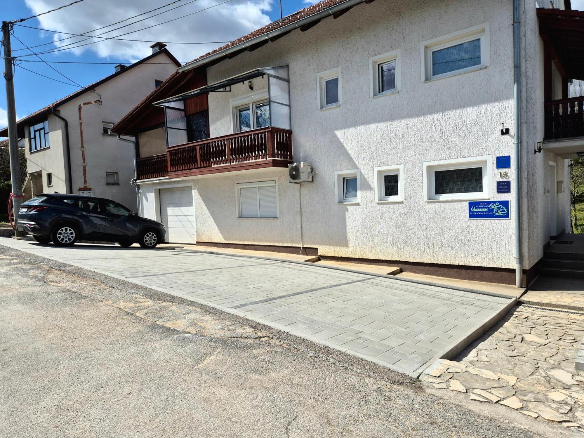 Rooms Garden Слунь Екстер'єр фото