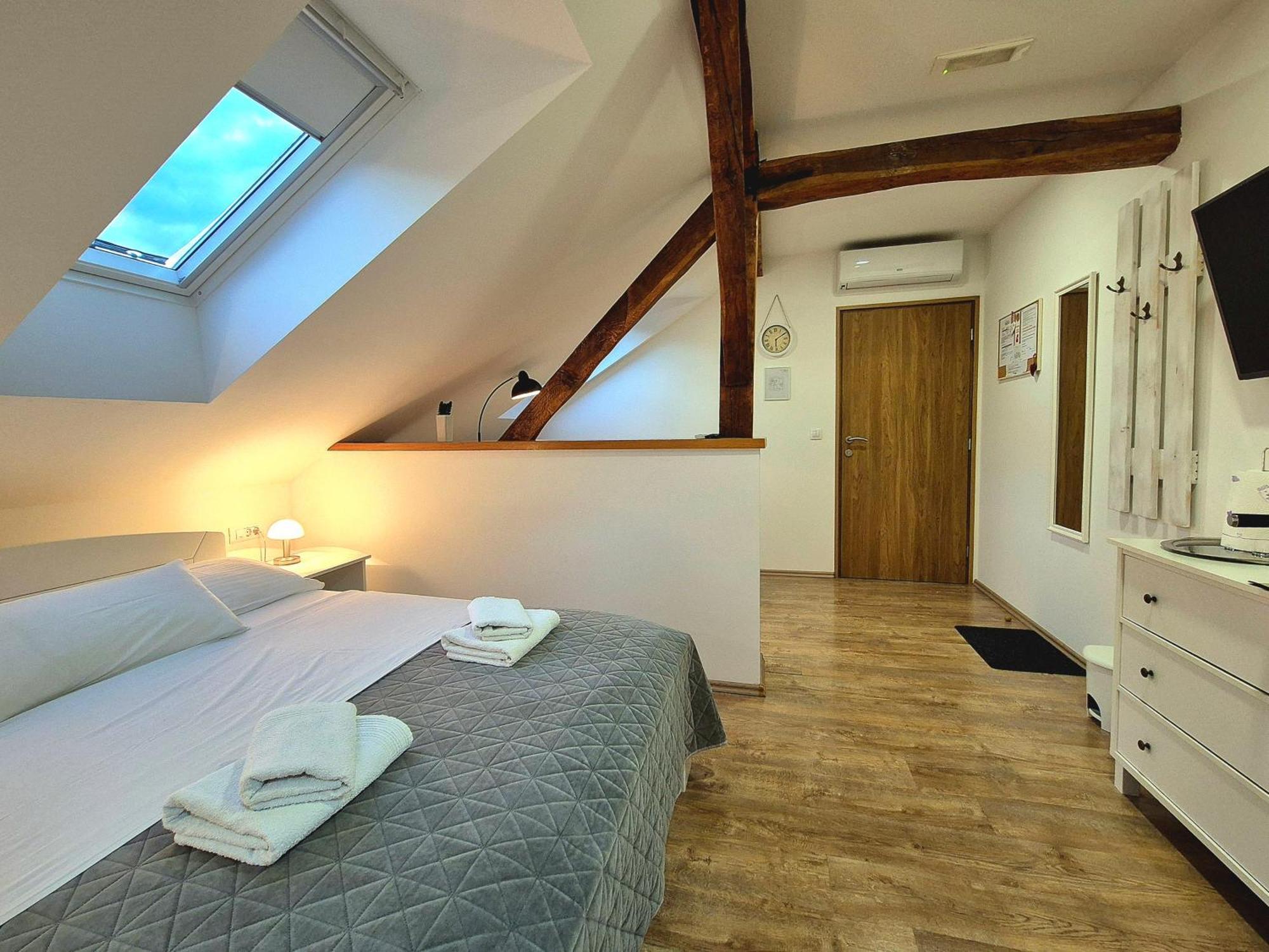 Rooms Garden Слунь Екстер'єр фото